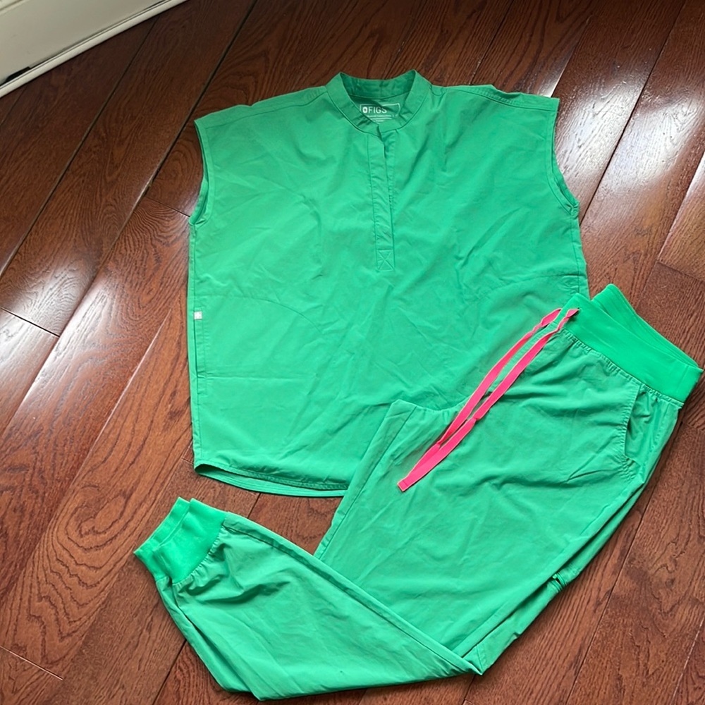 Figs Safety Green FREEx™ set